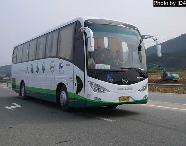 員工接送班車距離不是問題，省錢才是重點