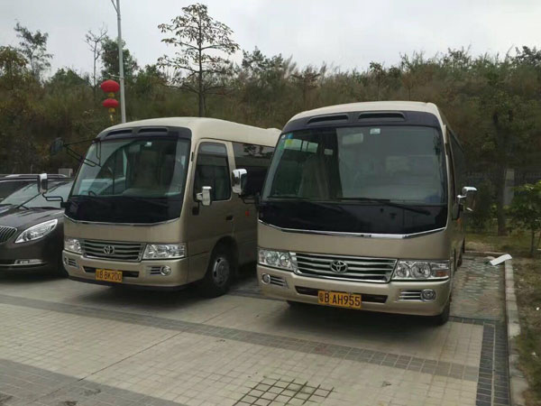 企業(yè)商務(wù)接待用車太難找了,怎么辦?通勤車公司來幫你